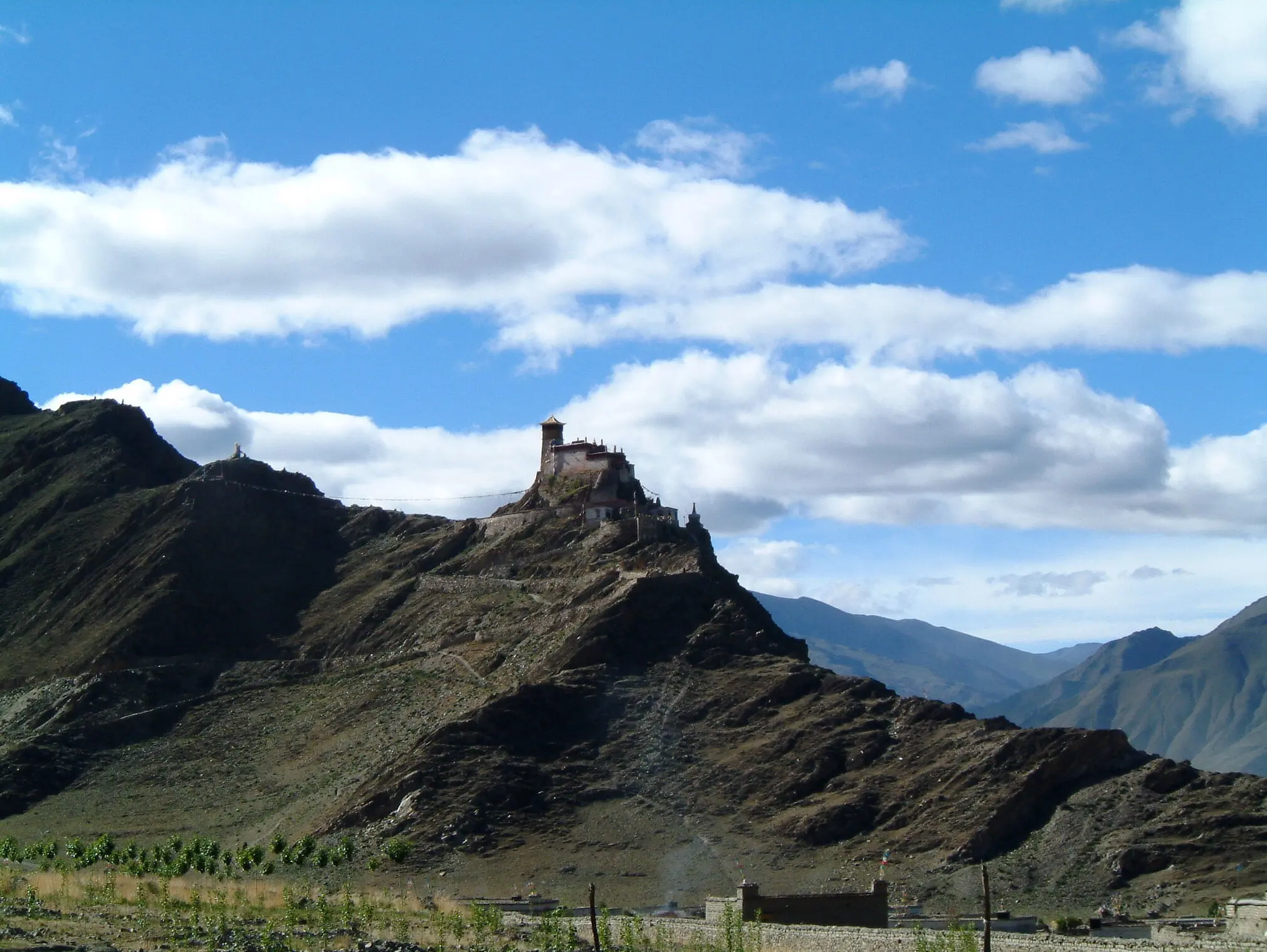 Trekking in Tibet, Monastery and valley of Ganden to Samye Trek
